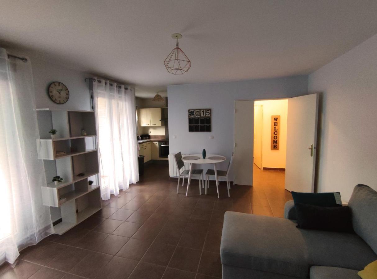 מונט-לה-ג'ולי Appartement Avec Jardin Et Terrasse Pres De Paris מראה חיצוני תמונה
