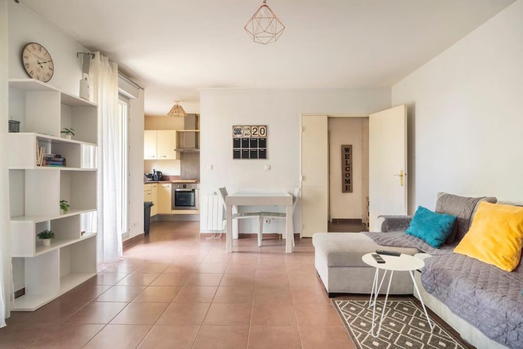 מונט-לה-ג'ולי Appartement Avec Jardin Et Terrasse Pres De Paris מראה חיצוני תמונה